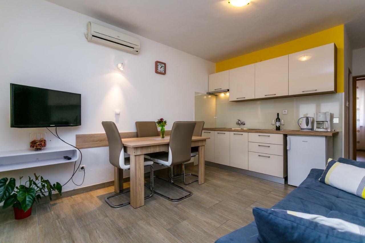 Holiday House Snjezana 크르크 외부 사진