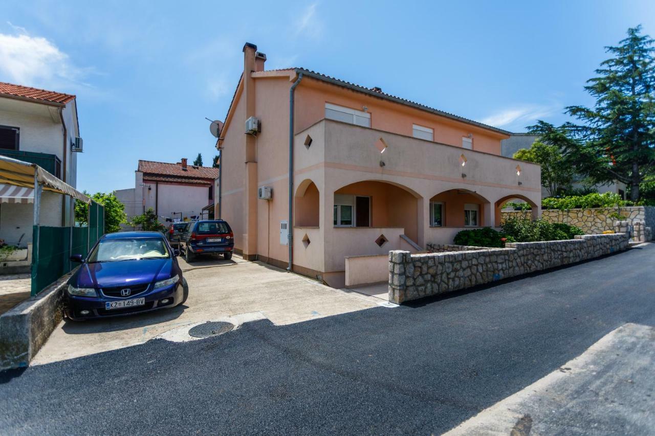 Holiday House Snjezana 크르크 외부 사진