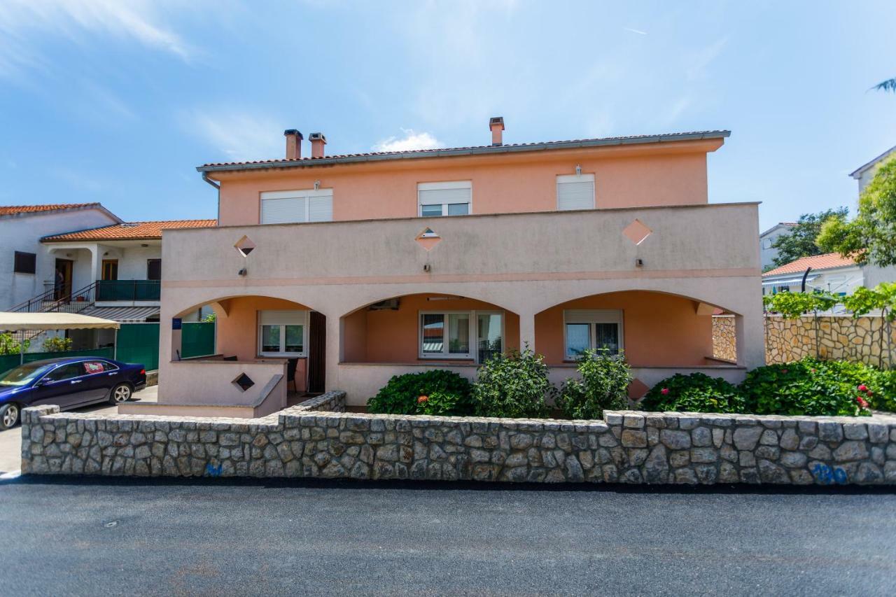 Holiday House Snjezana 크르크 외부 사진