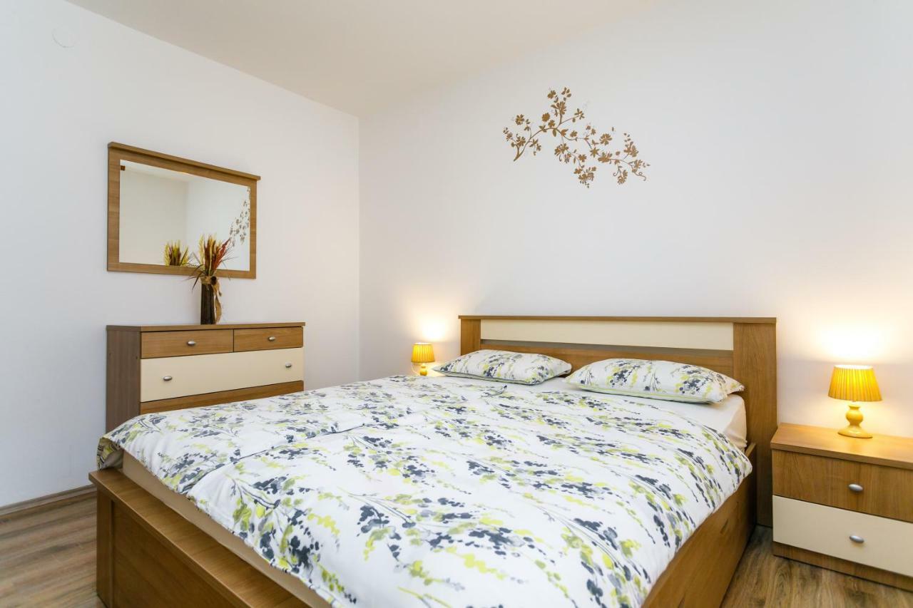 Holiday House Snjezana 크르크 외부 사진