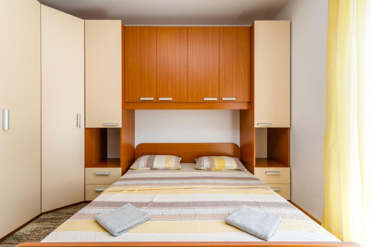 Holiday House Snjezana 크르크 외부 사진