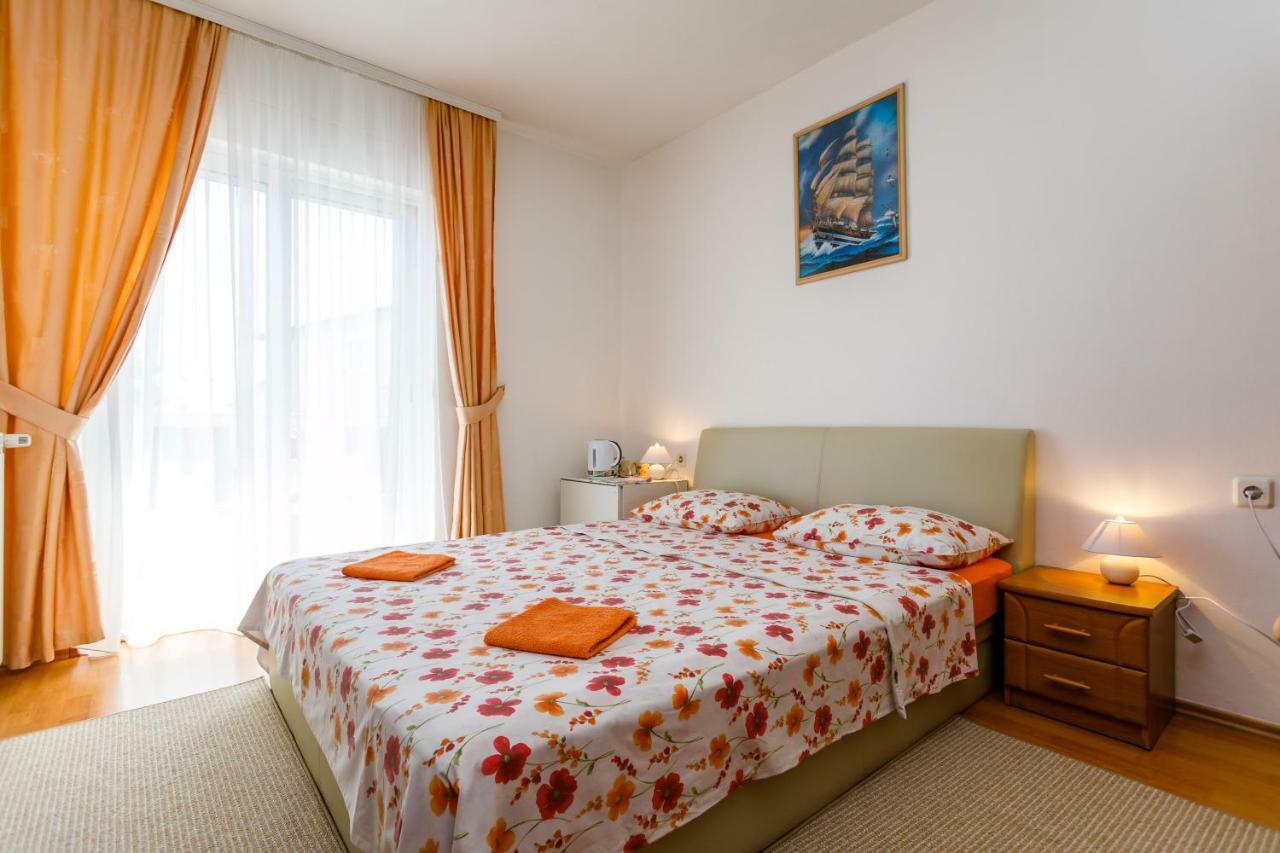 Holiday House Snjezana 크르크 외부 사진